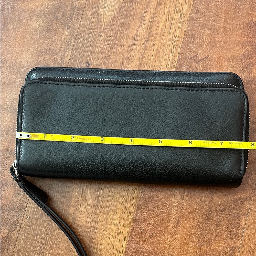 EUC Classic vintage Coach Black pebbled soft Leather Zip Around Wallet - Picture 15 of 16